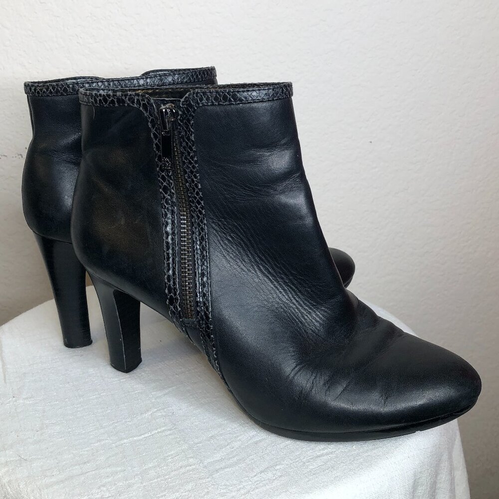 Gorgeous, "Ann Klein iFlex" Black Leather Ankle Boots/ 9M